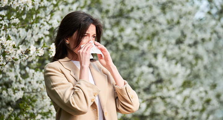 Comprehensive Guide to Allergic Rhinitis: Causes & Treatment